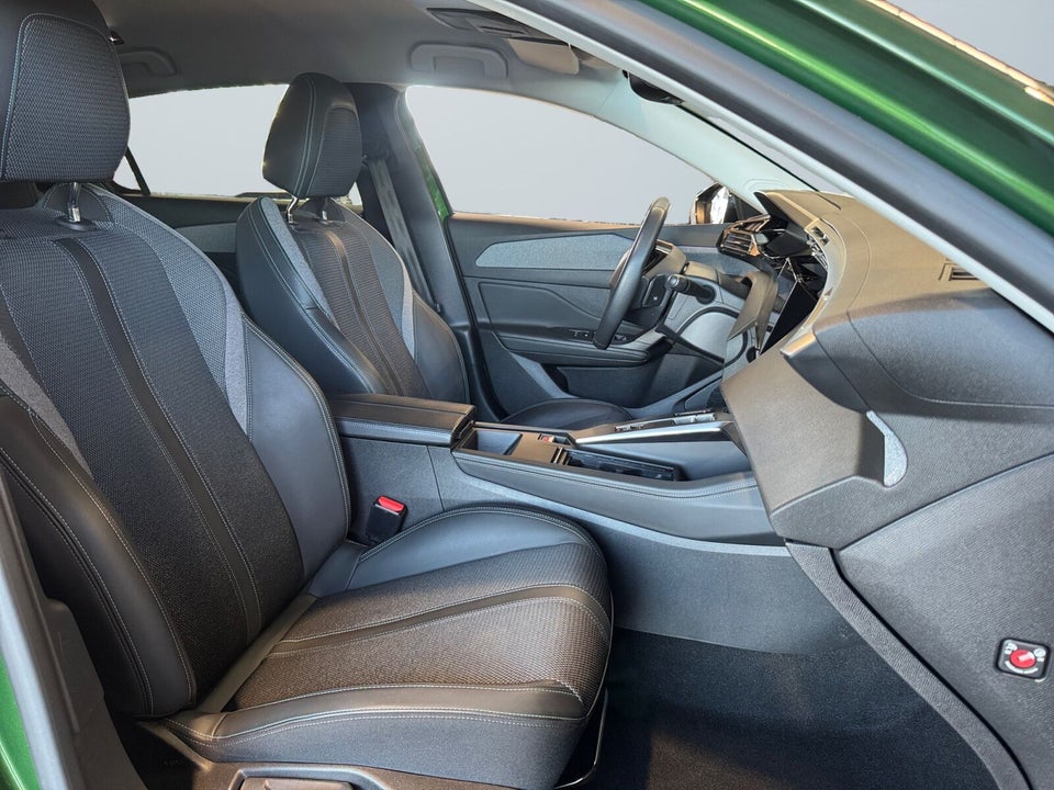 Peugeot 308 1,6 Hybrid First Selection+ SW EAT8 5d