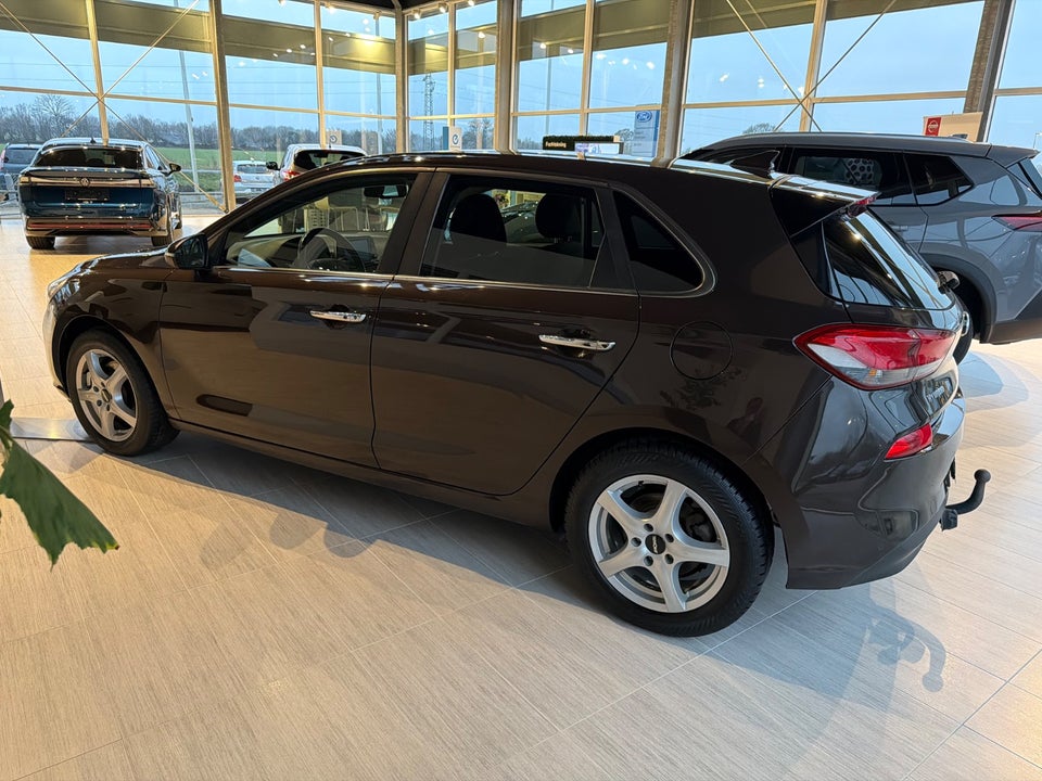 Hyundai i30 1,6 CRDi 110 Premium 5d