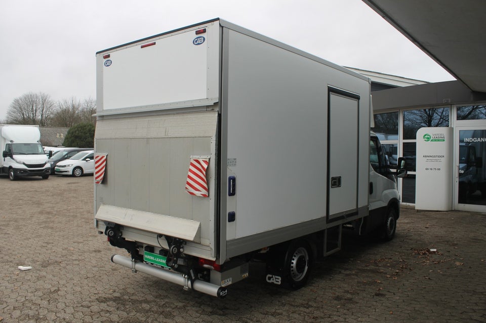 Iveco Daily 2,3 35S14 Alukasse m/lift 2d