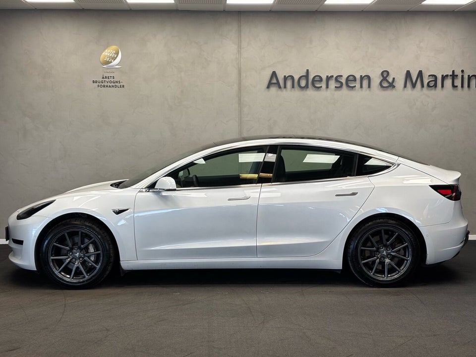 Tesla Model 3 Standard Range+ RWD 4d