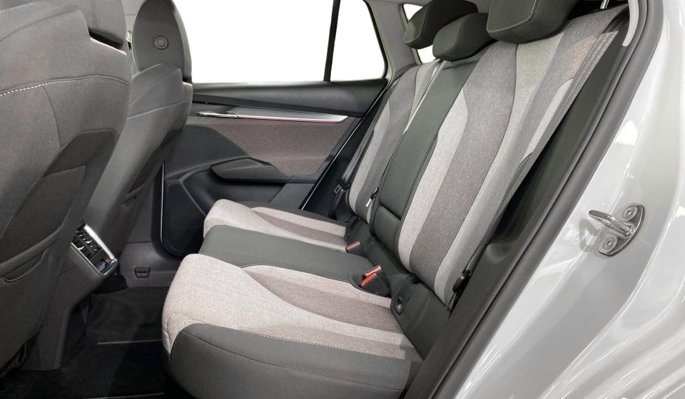 Skoda Enyaq 60 iV Selection Lodge 5d