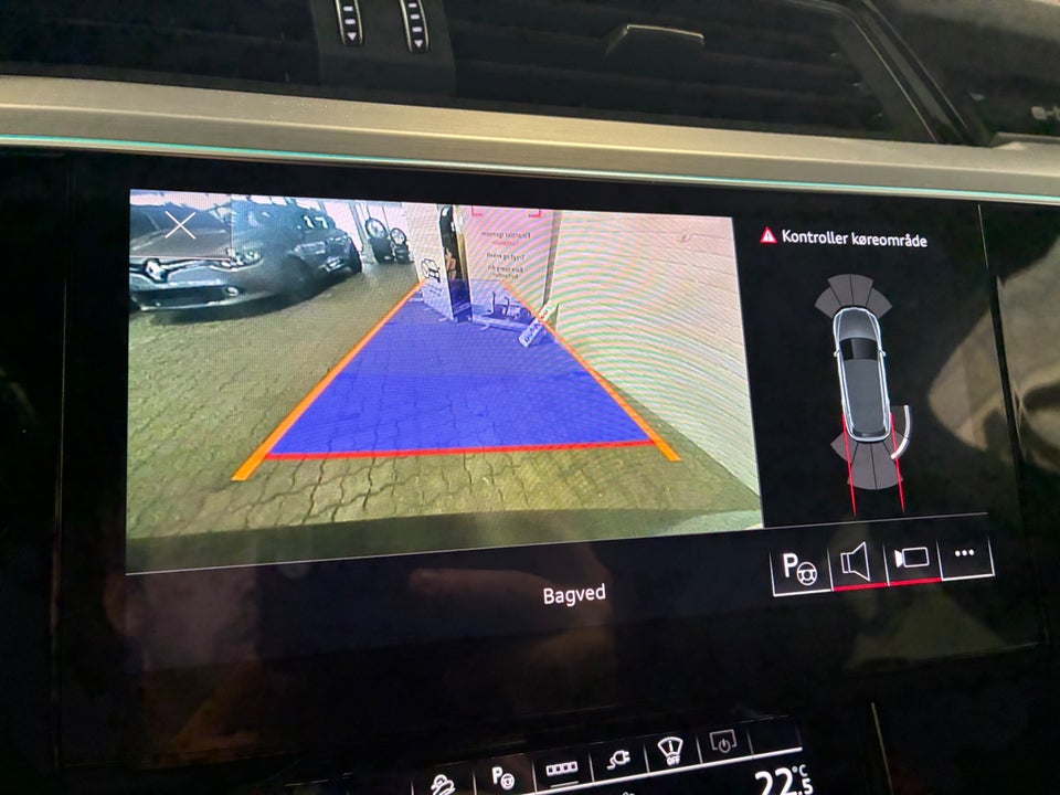 Audi Q8 e-tron 55 quattro 5d