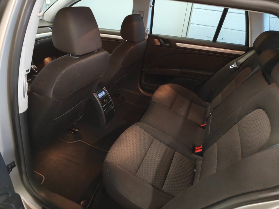 Skoda Superb 1,8 TSi 160 Elegance Combi 5d