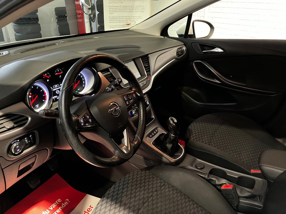 Opel Astra 1,0 T 105 Enjoy 5d