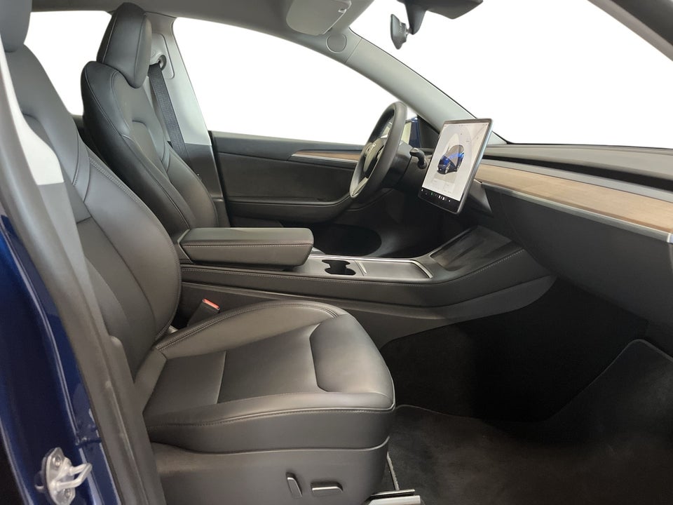 Tesla Model Y Long Range AWD 5d