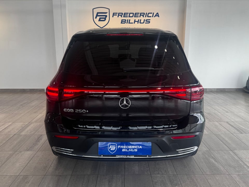 Mercedes EQB250+ 7prs 5d