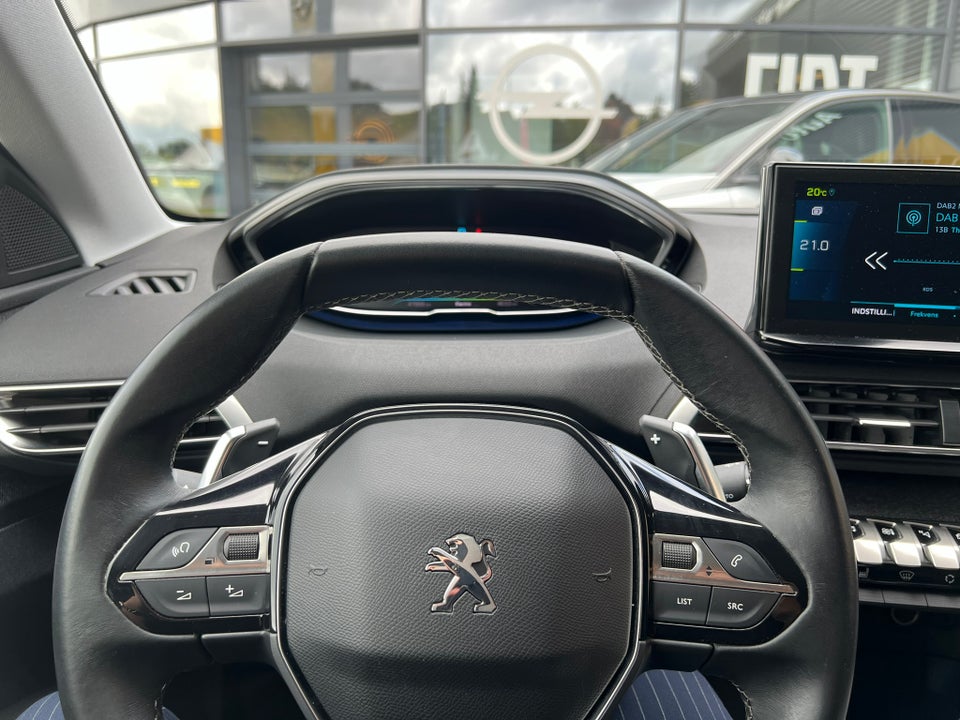 Peugeot 3008 1,6 Hybrid First Selection EAT8 5d