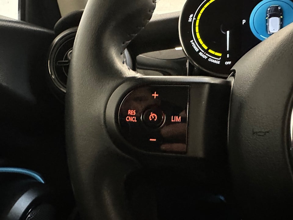 MINI Cooper SE Essential 3d