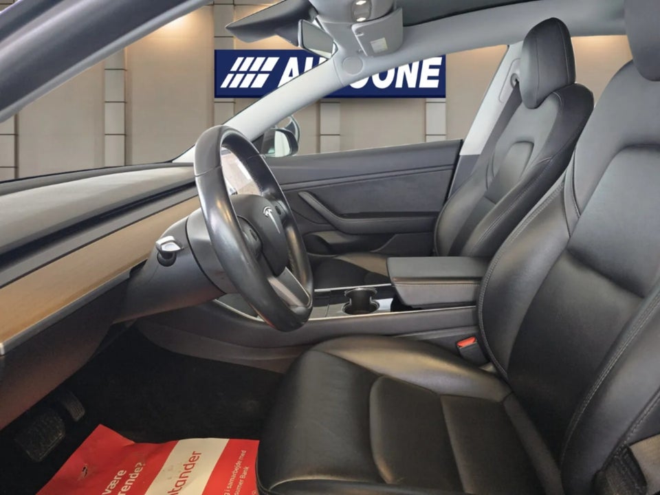 Tesla Model 3 Standard Range+ RWD 4d