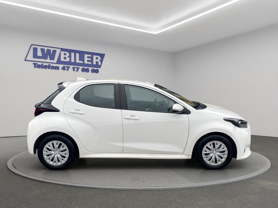 Toyota Yaris 1,5 Hybrid Essential e-CVT 5d