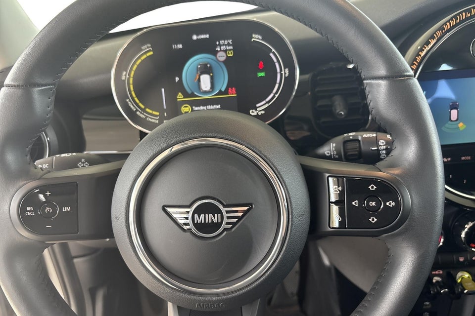 MINI Cooper SE Classic Trim 3d