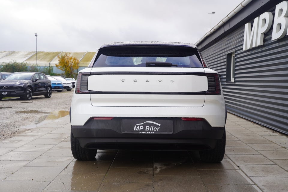 Volvo EX30 Extended Range Plus 5d