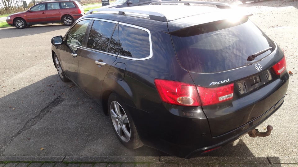 Honda Accord 2,2 i-DTEC Lifestyle Tourer 5d