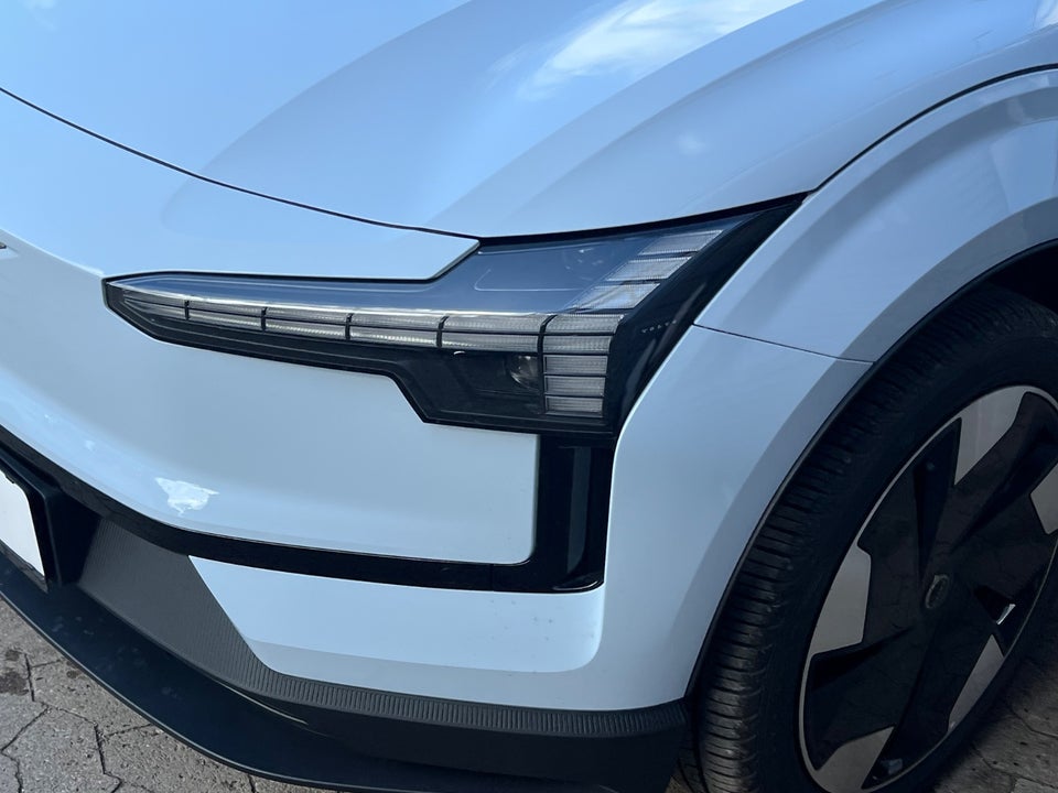 Volvo EX30 Extended Range Plus 5d