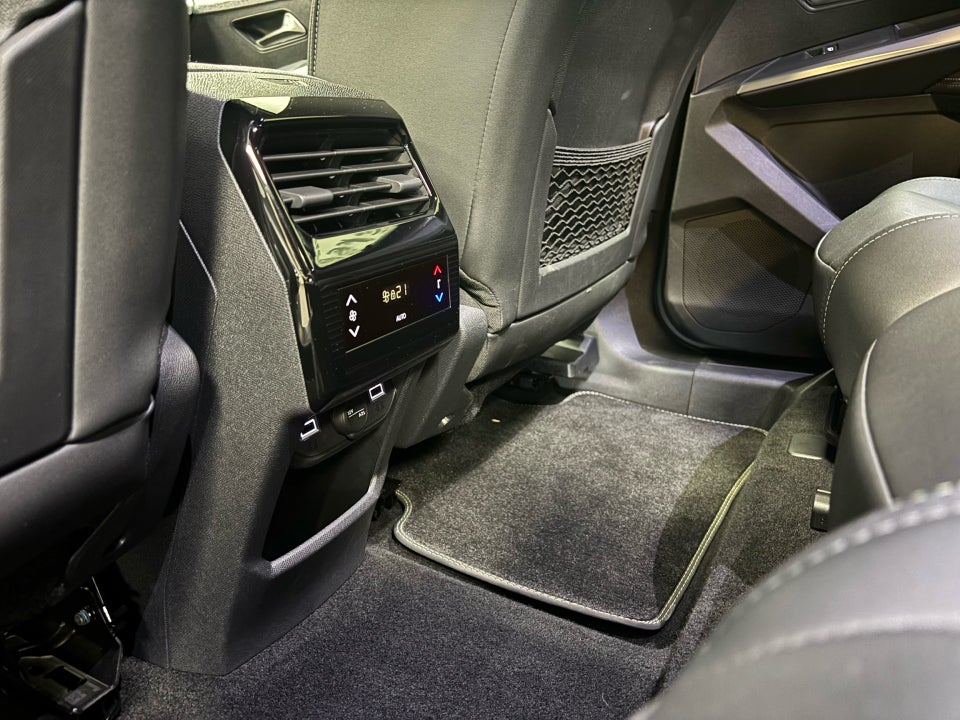 Peugeot e-5008 77 GT 7prs 5d