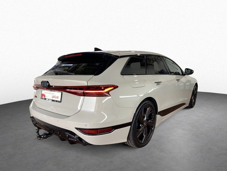 Audi S6 e-tron Avant quattro 5d