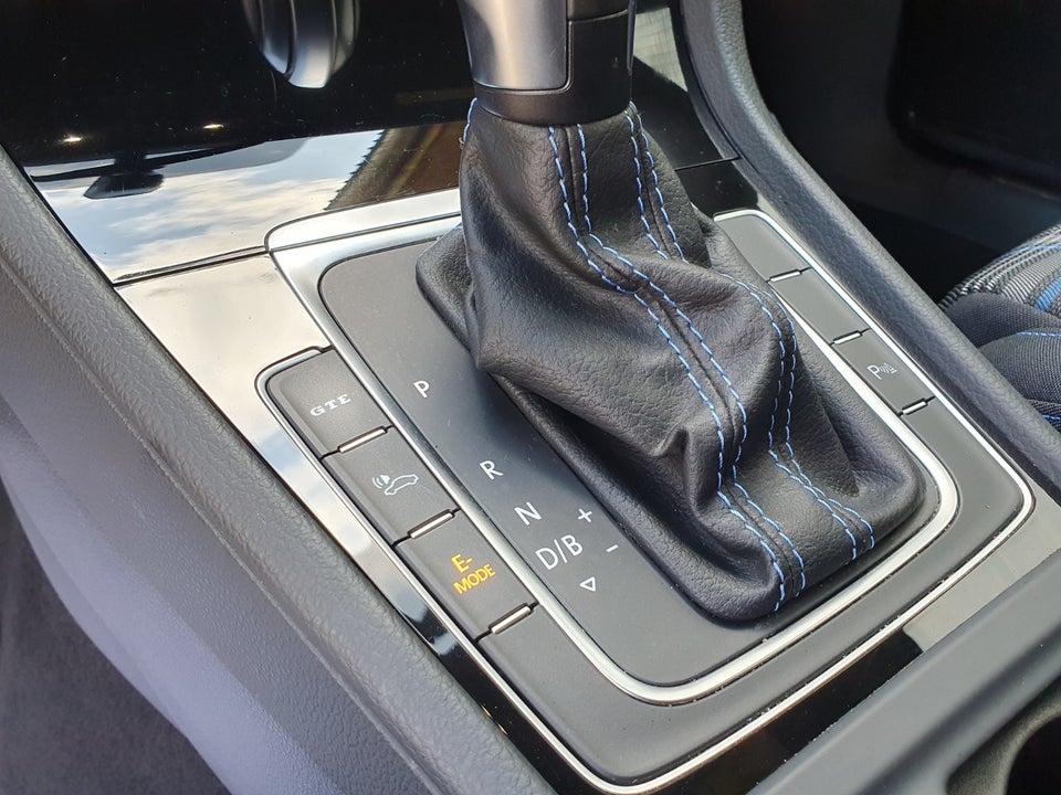 VW Golf VII 1,4 GTE DSG 5d