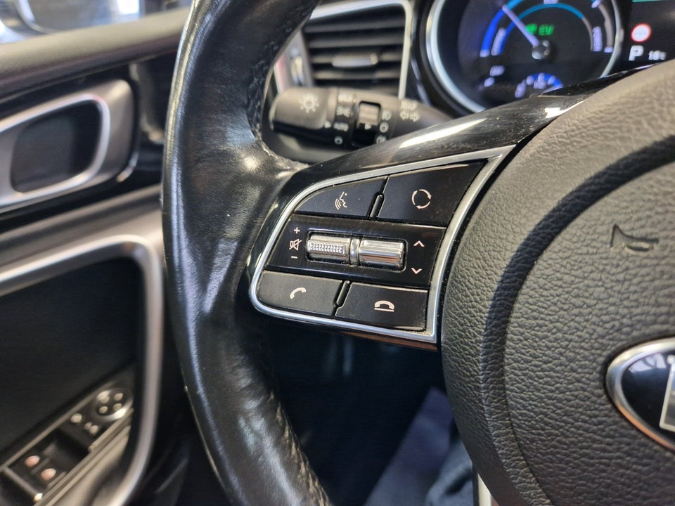 Kia Ceed 1,6 PHEV Upgrade Intro SW DCT 5d