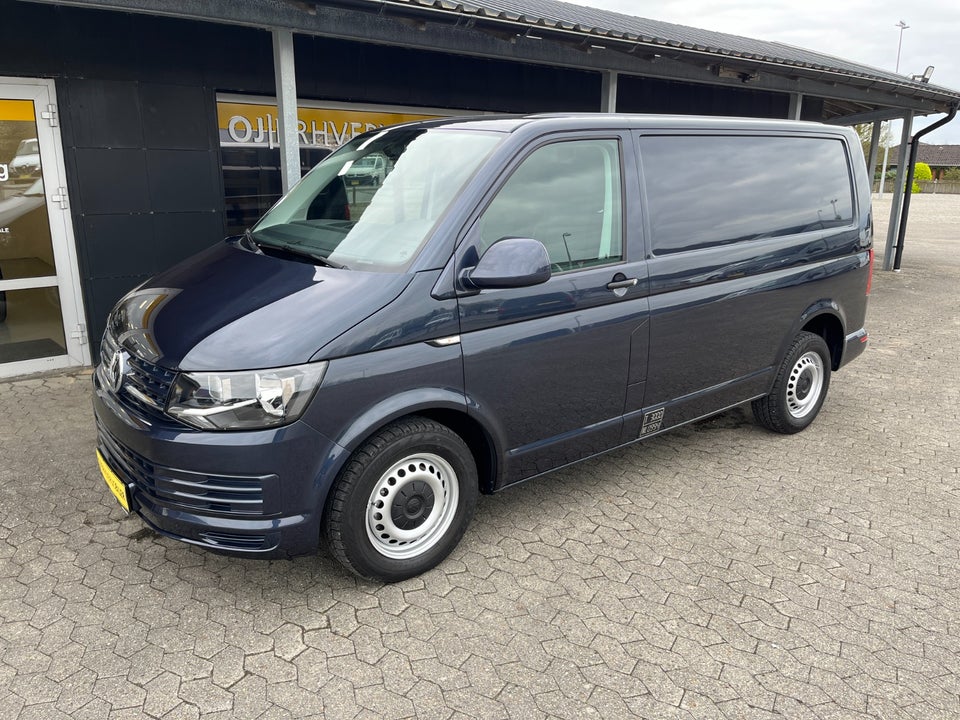 VW Transporter 2,0 TDi 140 Kassevogn DSG kort