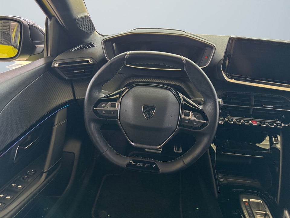 Peugeot e-208 54 GT 5d
