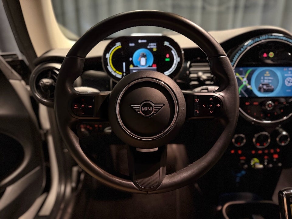 MINI Cooper SE Classic Trim 3d