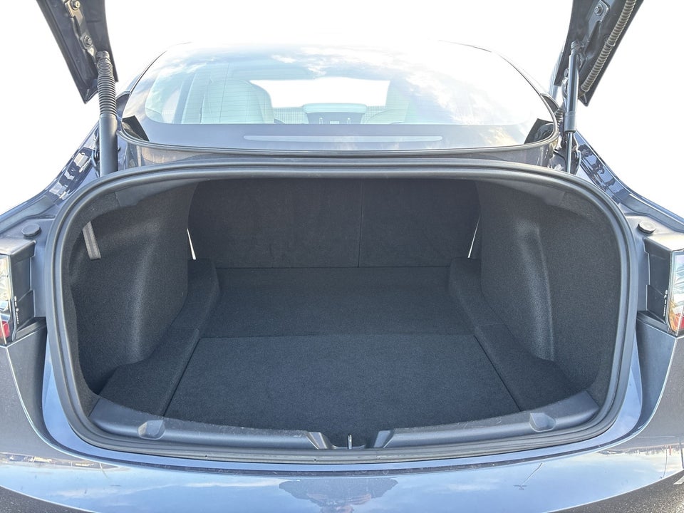 Tesla Model 3 Standard Range+ RWD 4d