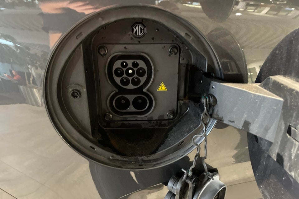 MG Marvel R Performance 5d