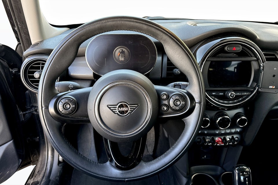 MINI Cooper 1,5 Essential aut. 5d