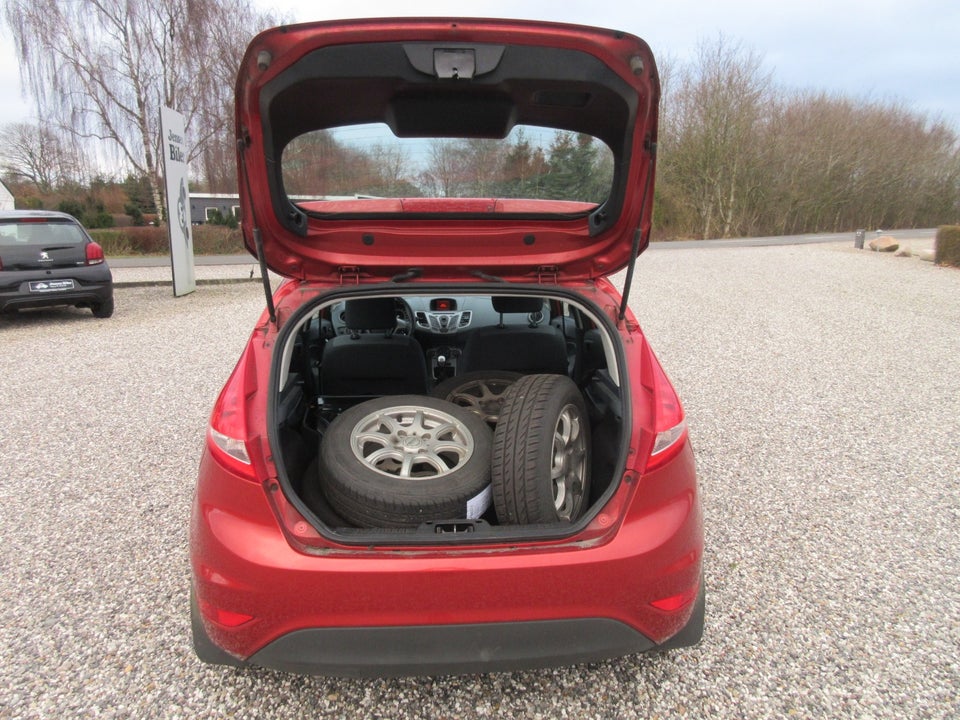 Ford Fiesta 1,3 Ambiente 5d