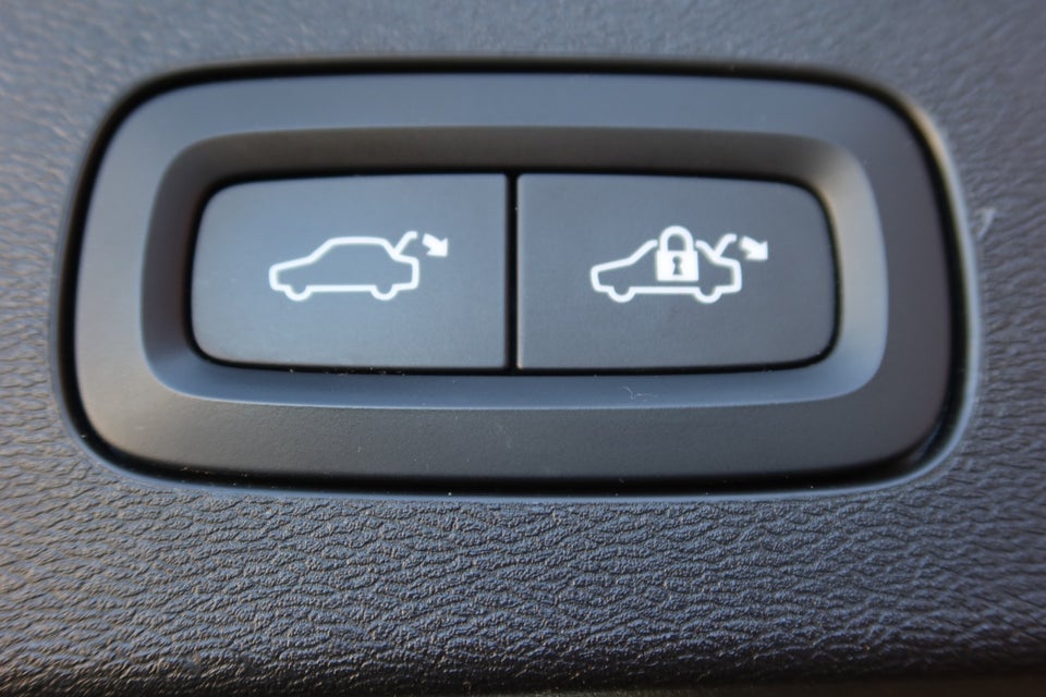 Volvo V60 2,0 T6 ReCharge R-Design aut. AWD 5d