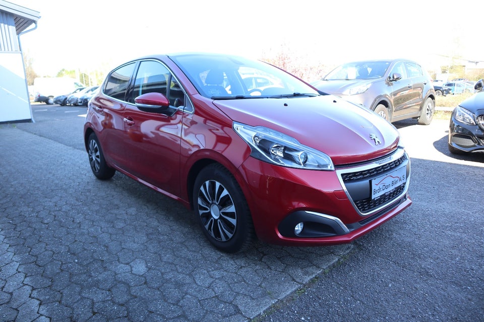 Peugeot 208 1,5 BlueHDi 100 Allure Sky 5d