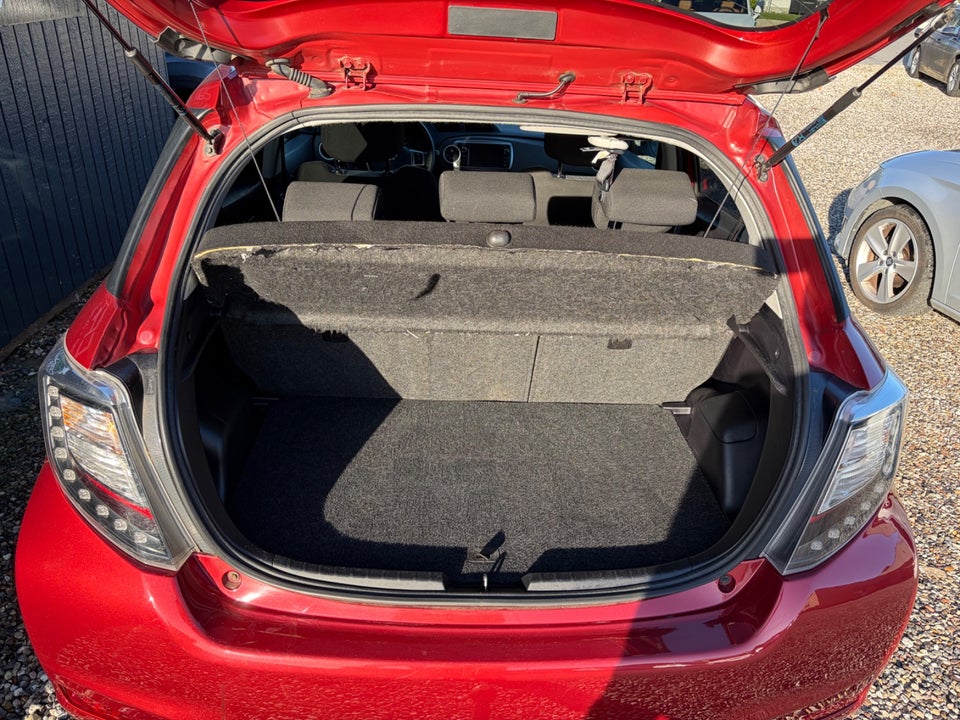 Toyota Yaris 1,3 VVT-i T2 Style 5d