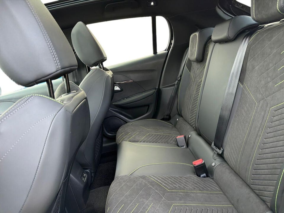 Peugeot e-208 54 GT Pack 5d