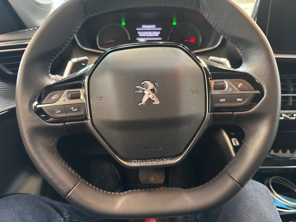 Peugeot 208 1,2 PureTech 100 Allure EAT8 5d