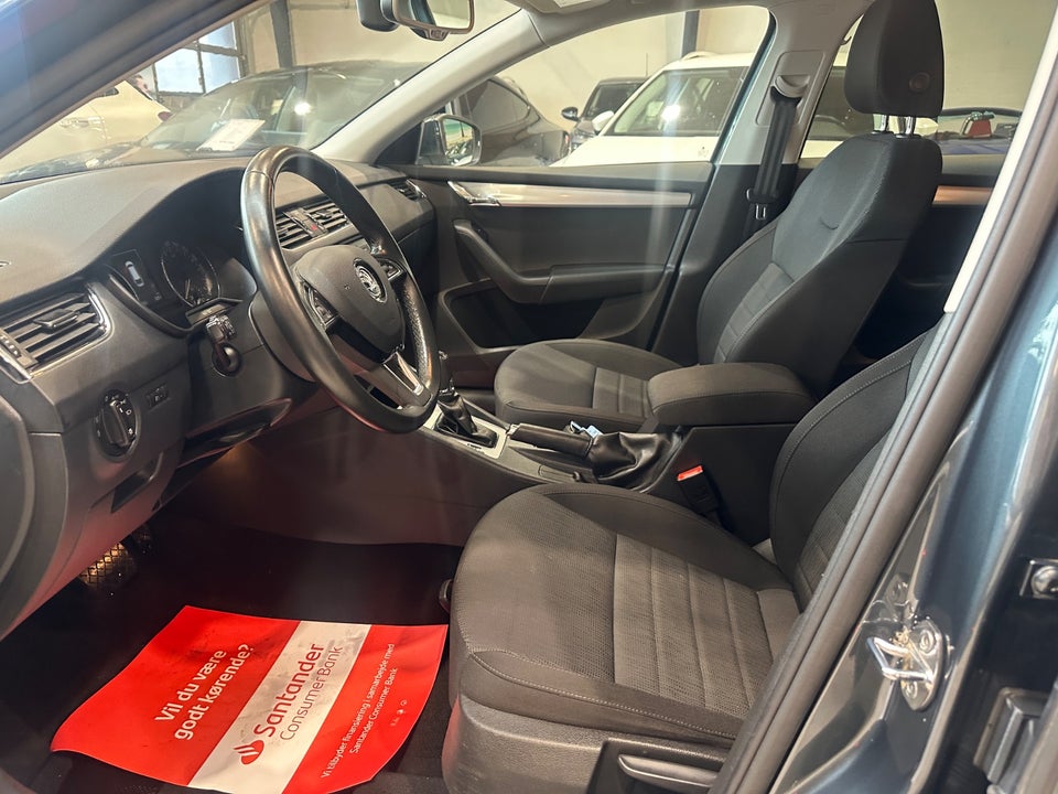 Skoda Octavia 1,6 TDi 110 Style Combi DSG 5d