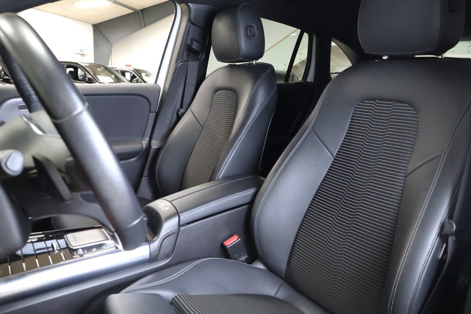 Mercedes EQA300 Progressive 4Matic 5d