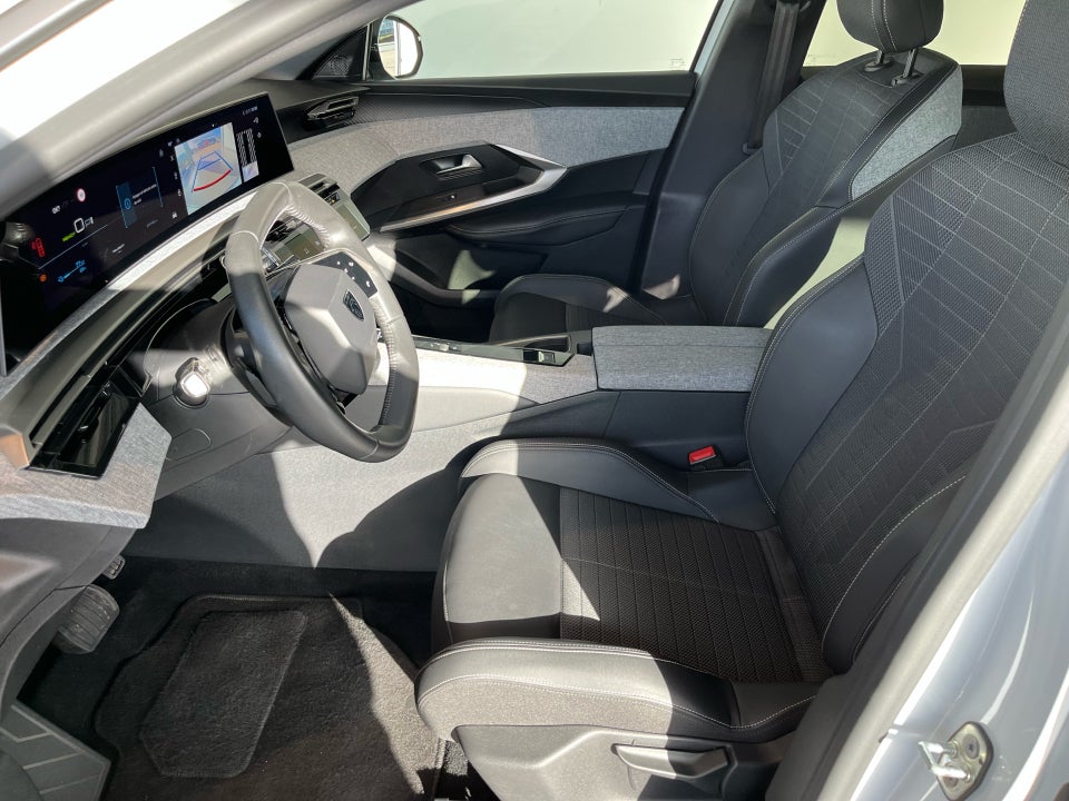 Peugeot e-3008 77 Allure Pack 5d
