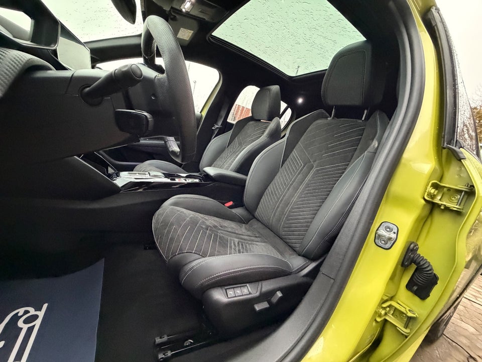 Peugeot e-208 54 GT 5d
