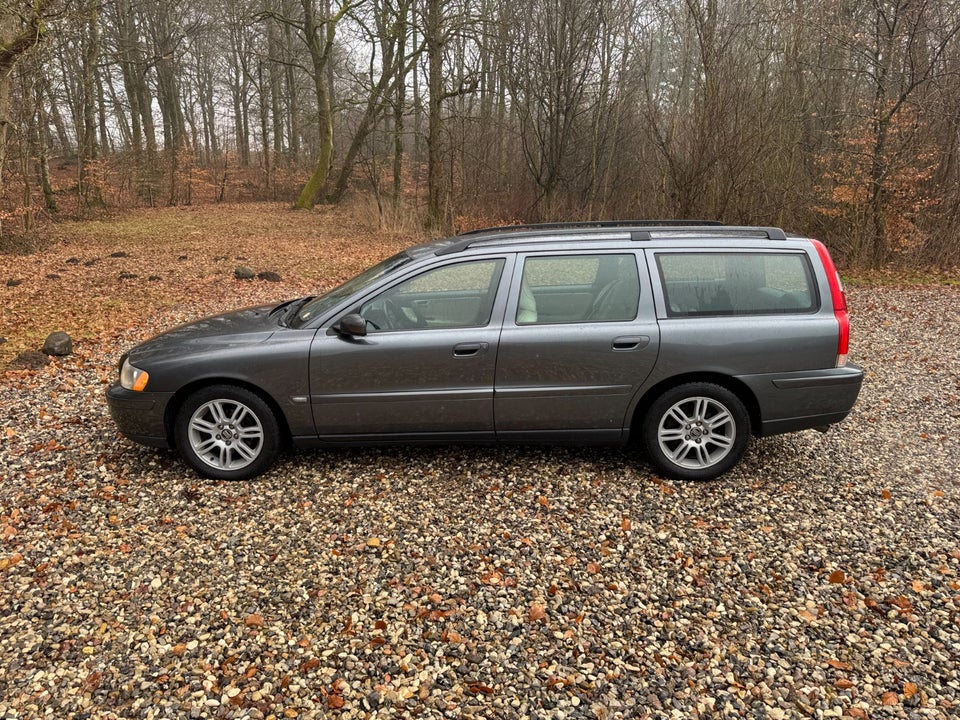 Volvo V70 2,4 170 aut. 5d