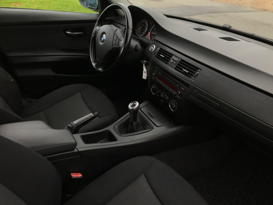 BMW 318i 2,0  4d