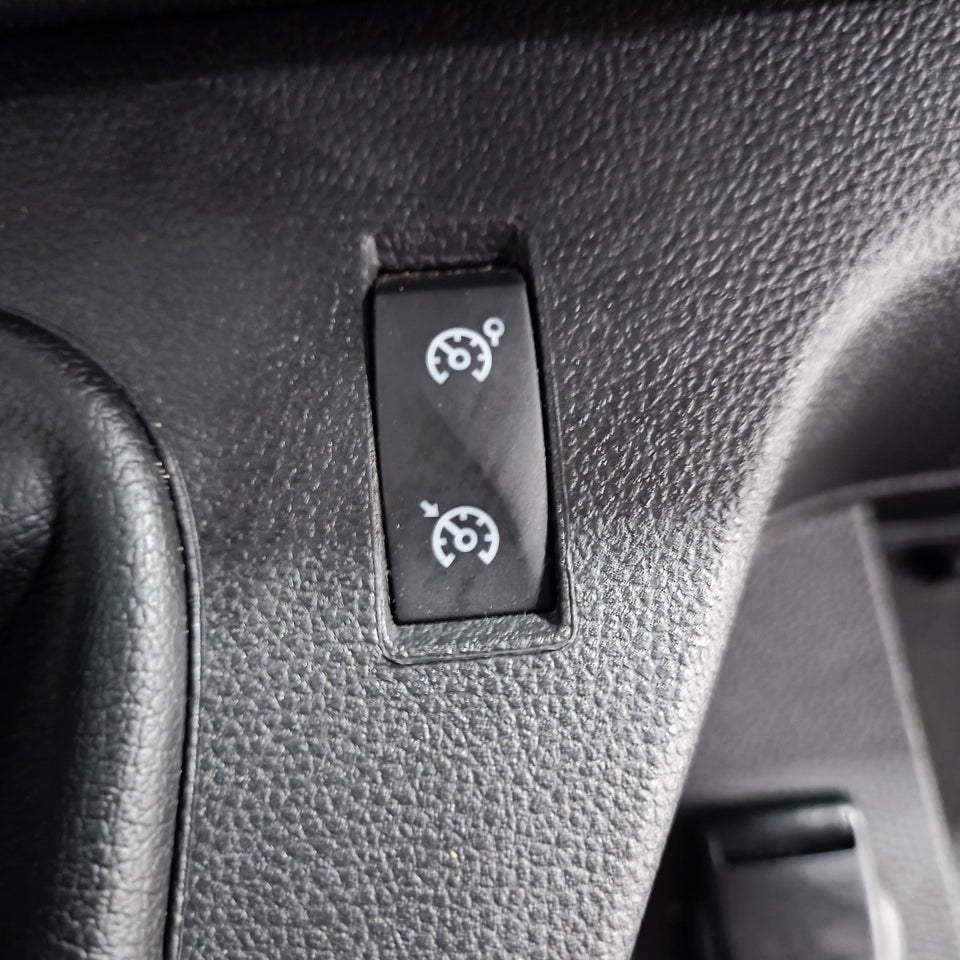 Renault Master IV T35 2,3 dCi 150 L3H2 Kassevogn