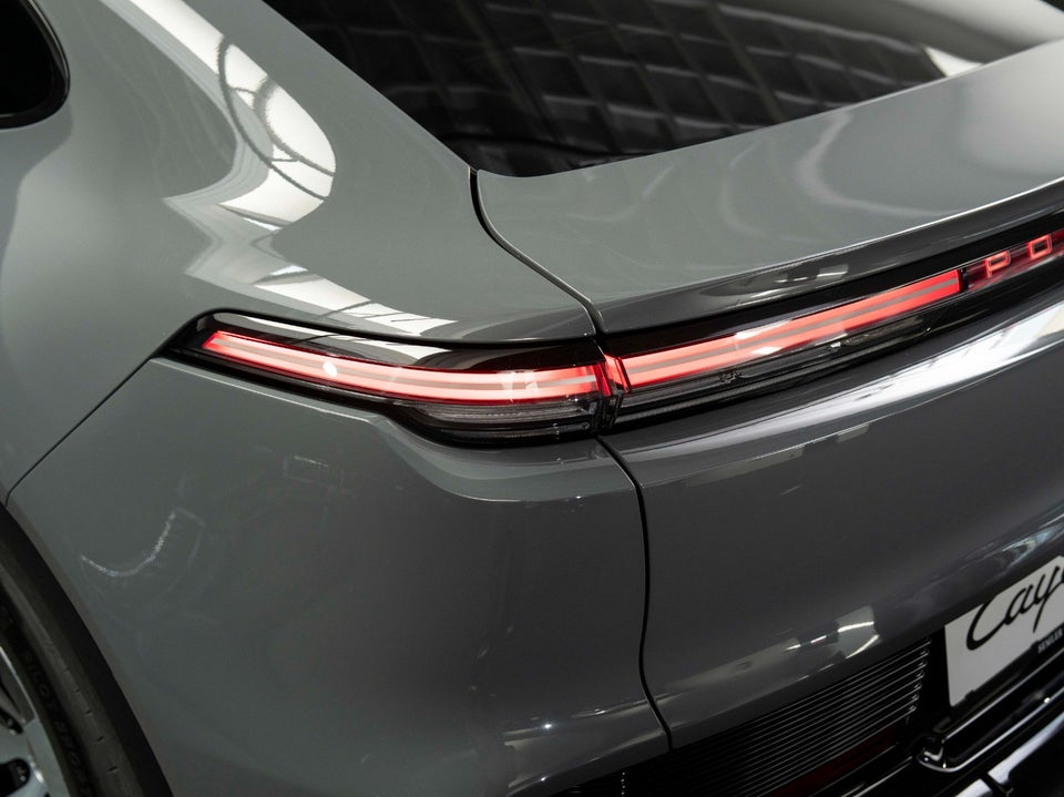 Porsche Cayenne Electric Coupé 5d
