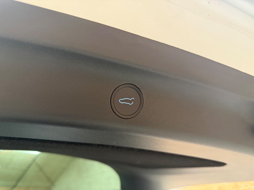 Tesla Model Y Long Range AWD 5d