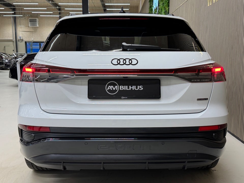 Audi Q4 e-tron 50 S-line quattro 5d