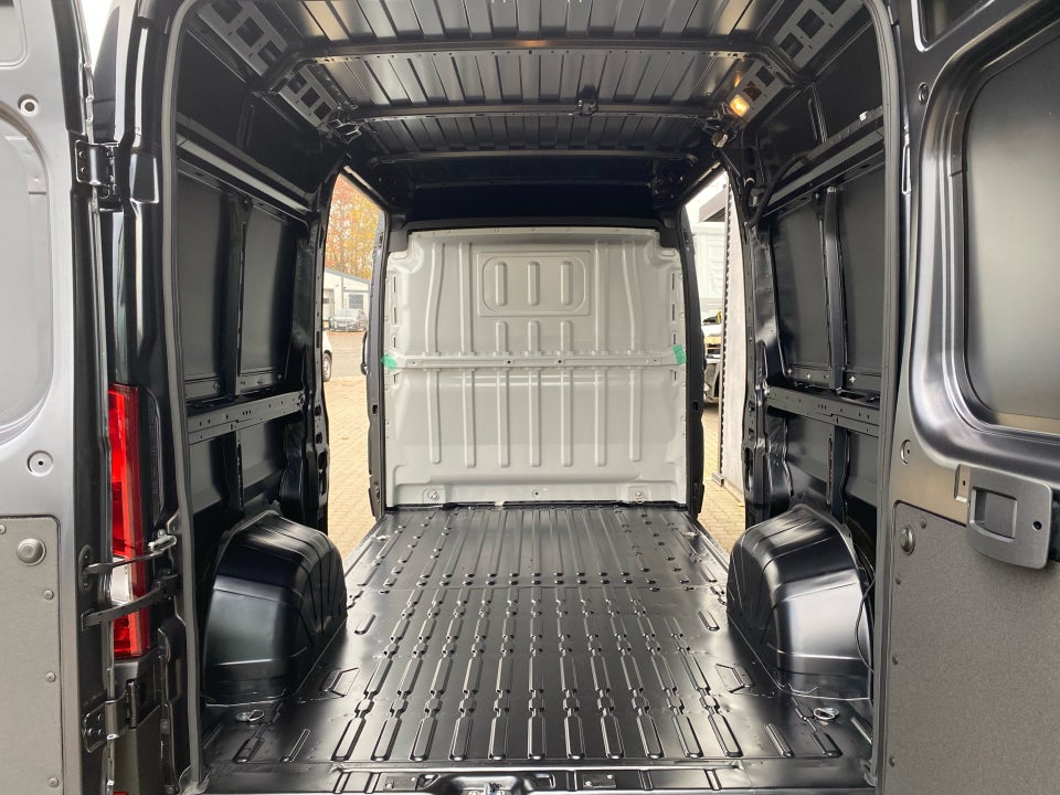 Fiat Ducato 35 Maxi 2,2 MJT 180 Kassevogn L2H2 Pro+ aut.