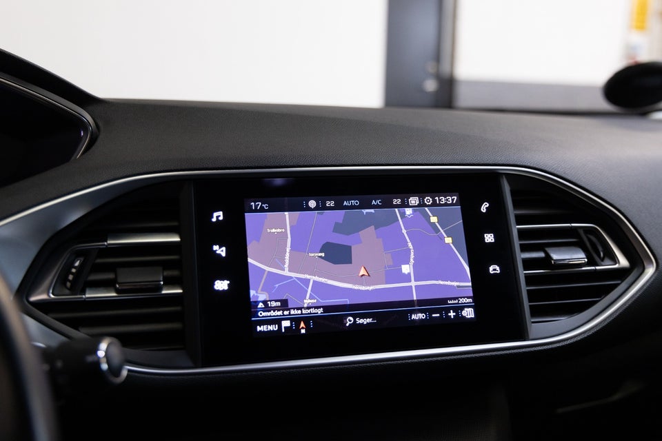 Peugeot 308 1,5 BlueHDi 130 Allure Pack 5d
