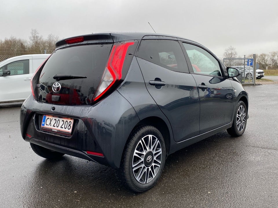 Toyota Aygo 1,0 VVT-i x-press x-shift 5d