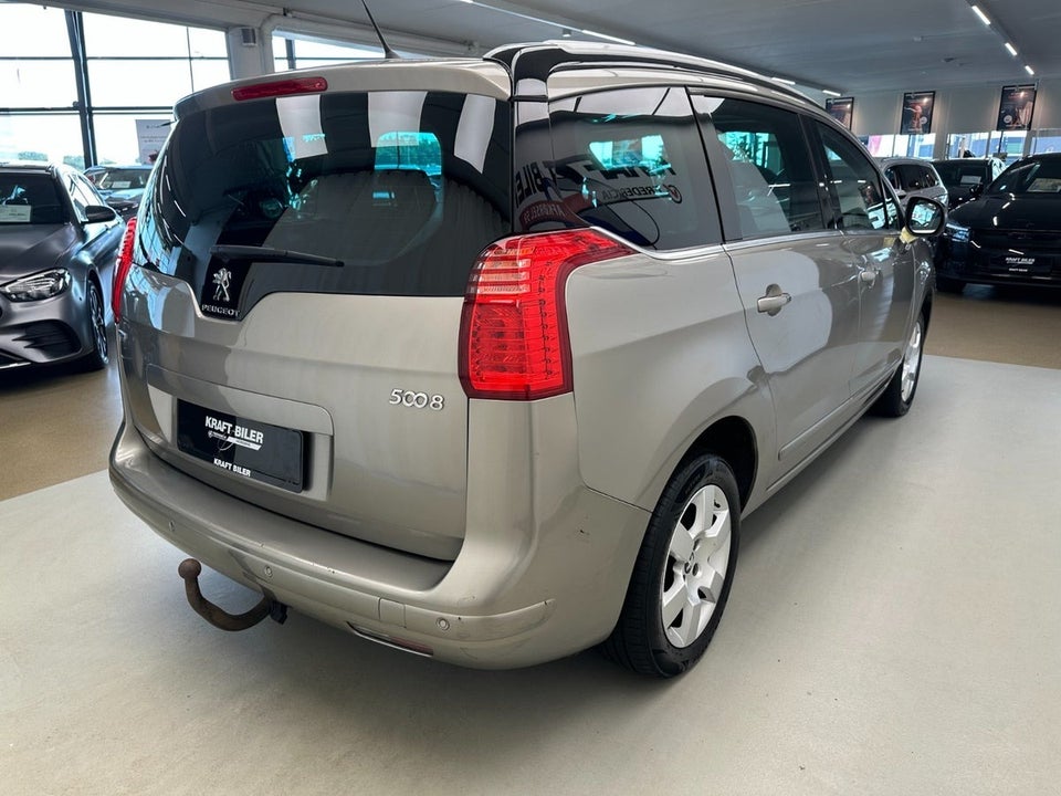 Peugeot 5008 1,6 BlueHDi 120 Allure 7prs 5d