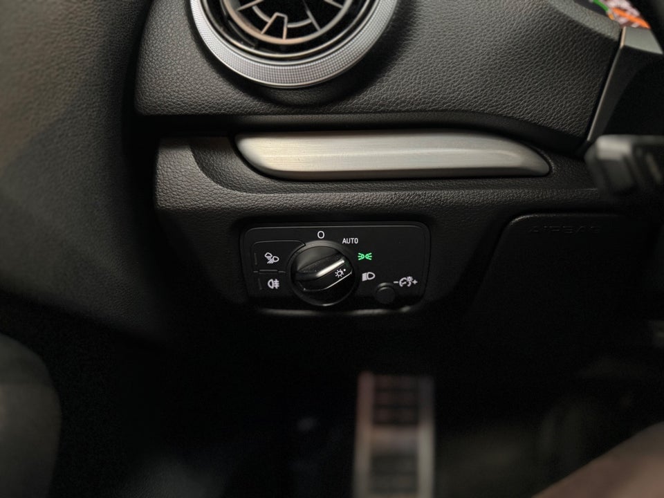 Audi A3 1,4 e-tron S-line Sportback S-tr. 5d