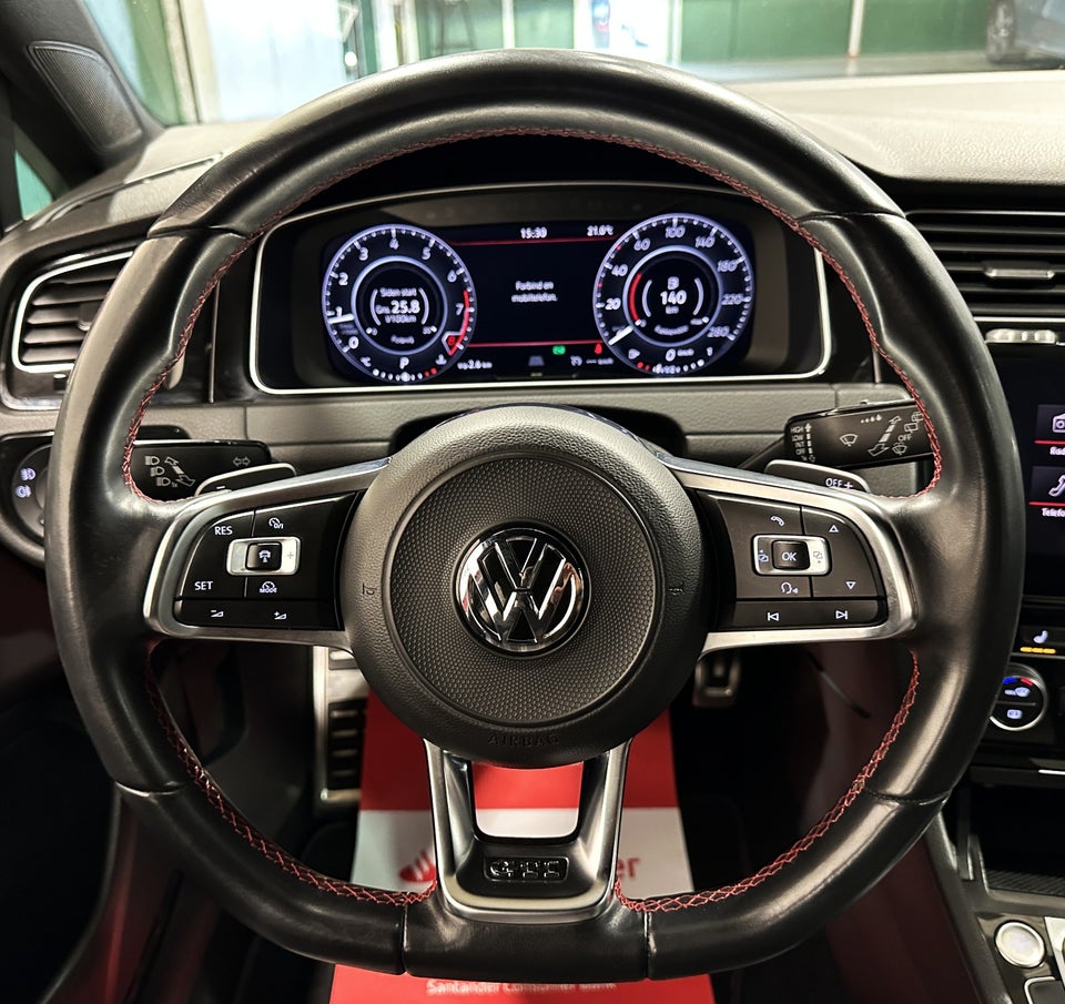 VW Golf VII 2,0 GTi DSG 5d